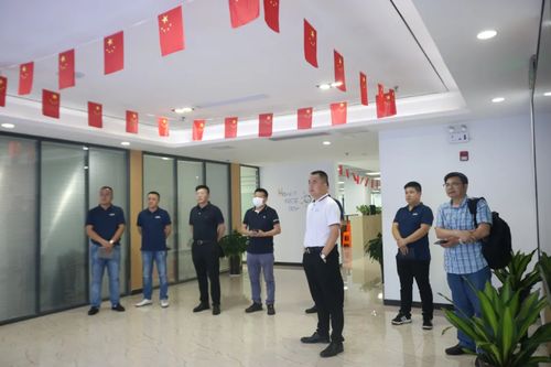 深圳市基礎(chǔ)設(shè)施基金投資管理公司董事總經(jīng)理石明達(dá)一行蒞臨科達(dá)智慧能源參觀考察